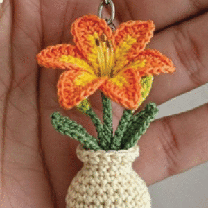 Llavero Tejido Flor en Florero